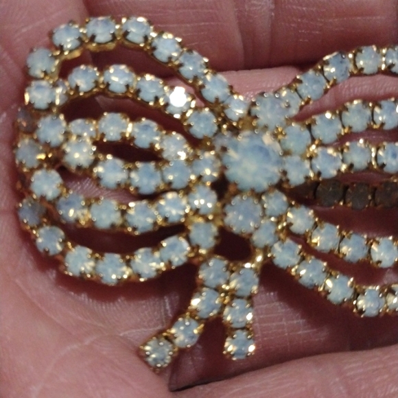 JEWELS BY PATRICIA VINTAGE TRIPLE BOW RHINESTONE GOLD-TONE 2" BROOCH PIN - Picture 9 of 10